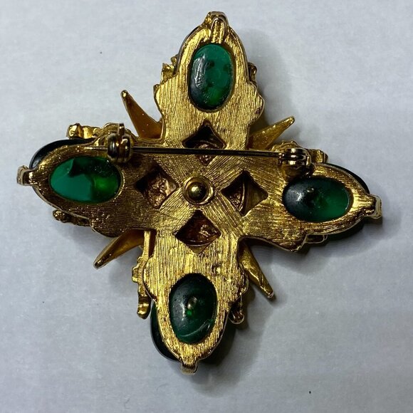 BENEDIKT NY Vintage Maltese Cross Brooch – Rare Variation Green Salmon Bead 60's - Picture 15 of 16